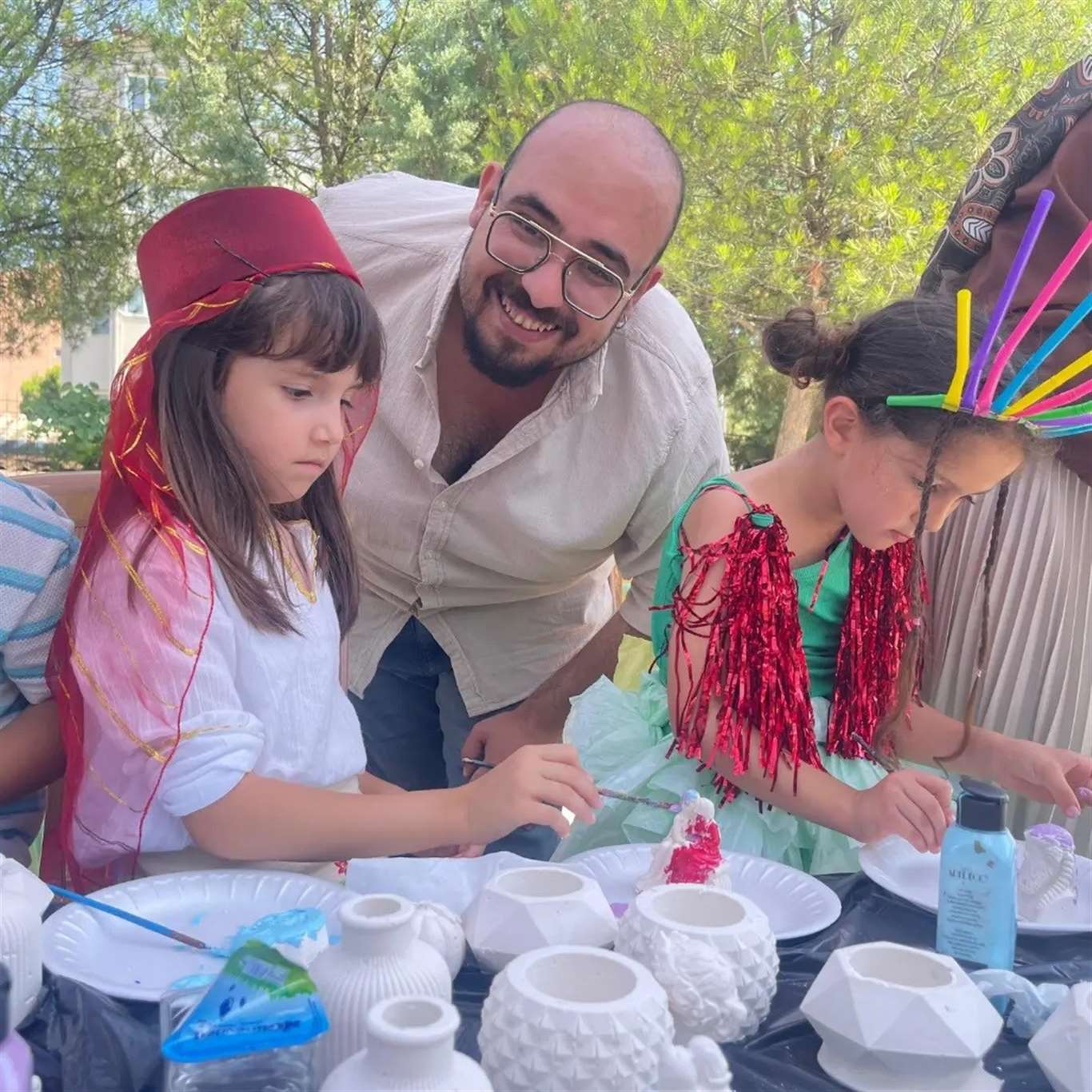 Menteşe'de gönüllü gençlerden anaokulu öğrencilerine şenlik haberi