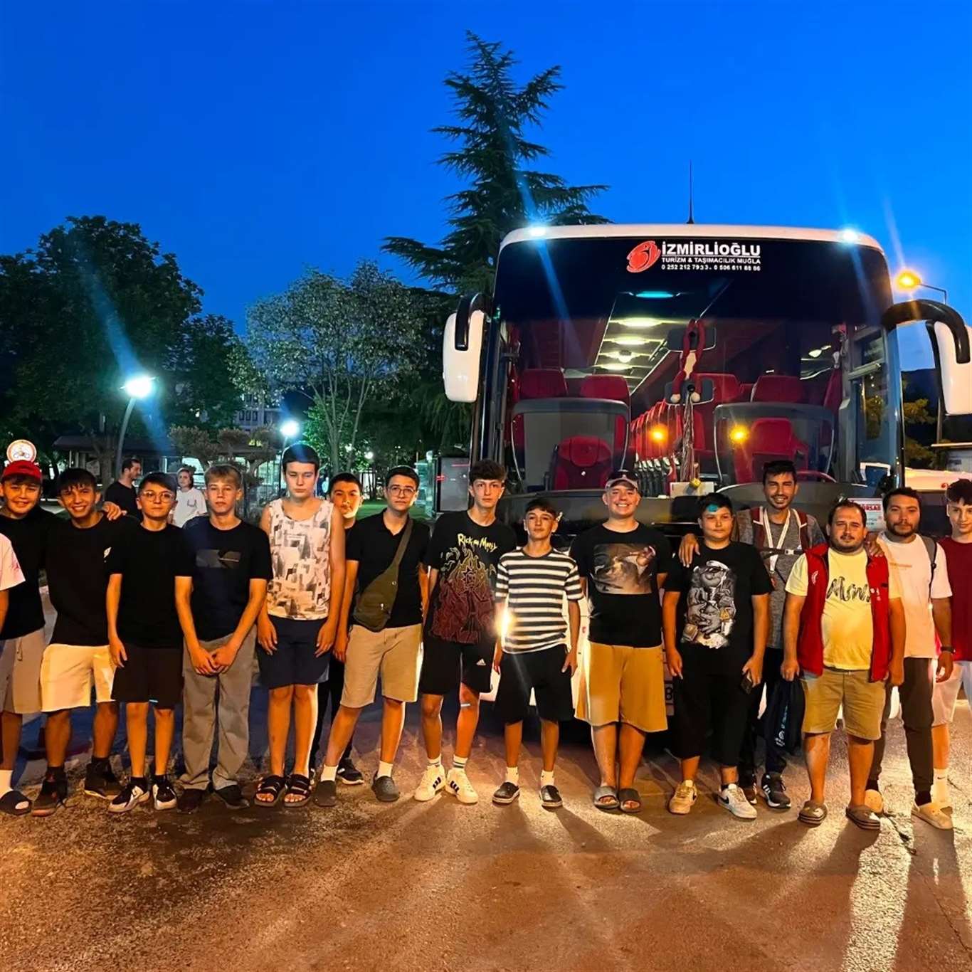 Menteşeli gençler Akdeniz'in maviliğinde buluşmak için yola çıktı haberi