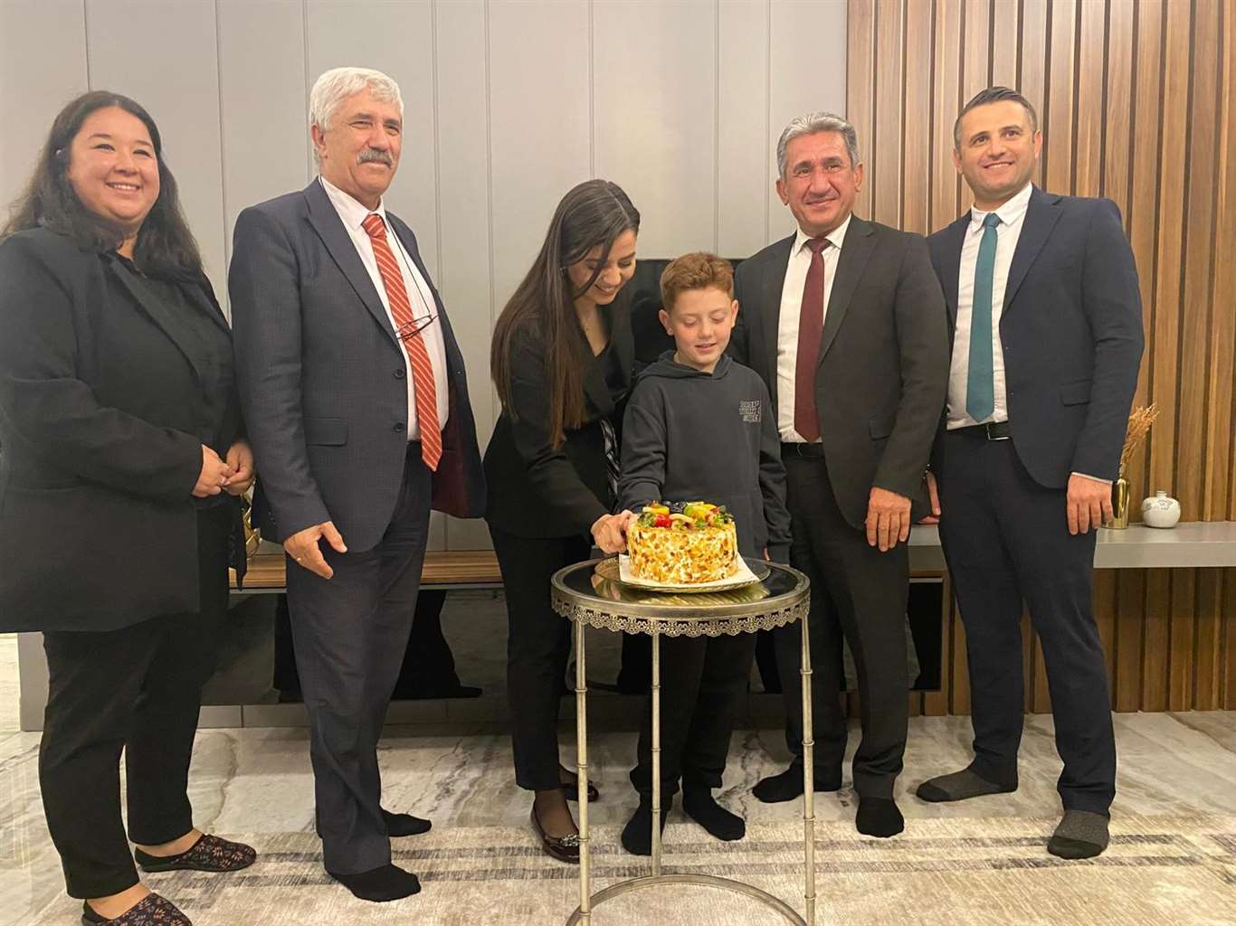       Menteşe'de öğretmenlere 'çifte kutlama' sürprizi haberi