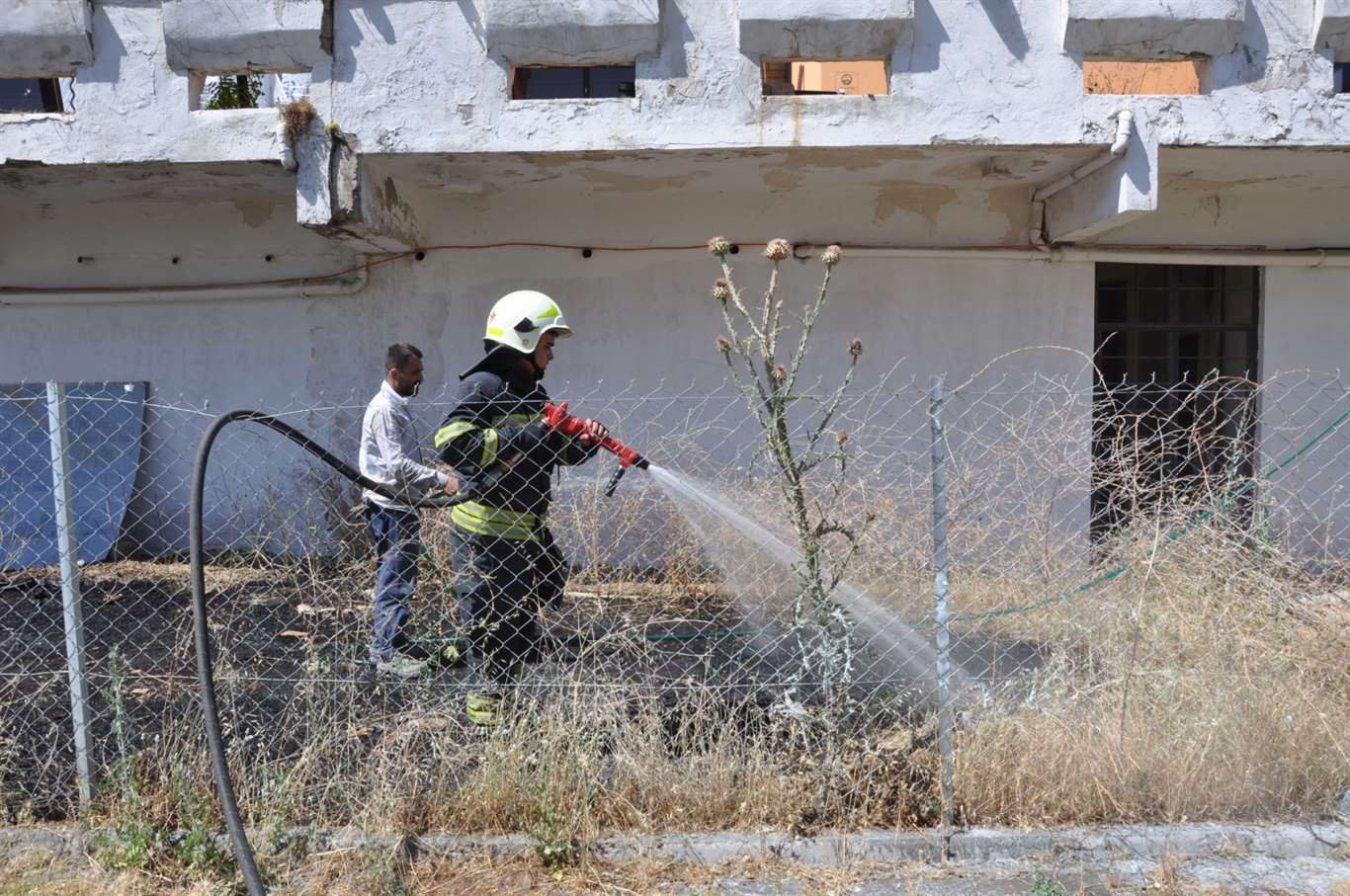 Menteşe'de otluk alanda çıkan yangın söndürüldü haberi