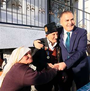 Vali Akbıyık'tan Kore Gazisine duygulandıran ziyaret haberi