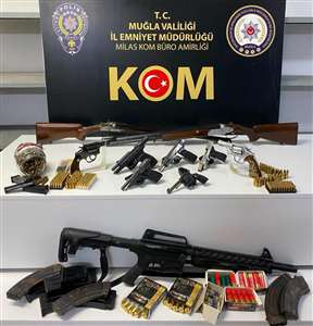    Milas'ta kaçak silah operasyonu: 3 kişi tutuklandı haberi