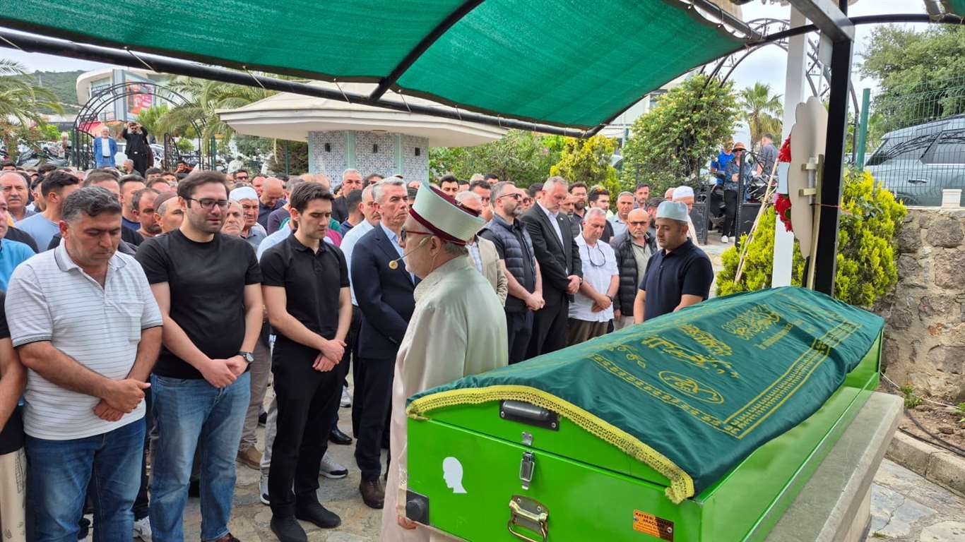 Motosikletin çarpması sonucu hayatını kaybeden imam son yolculuğuna uğurlandı haberi