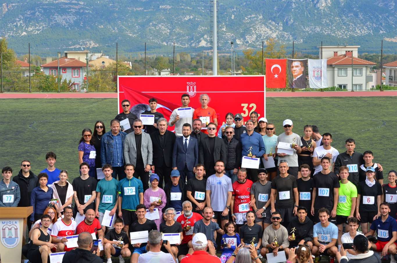 MSKÜ'de 32. Atatürk'e Saygı ve Gençlik Yol Koşusu gerçekleştirildi haberi