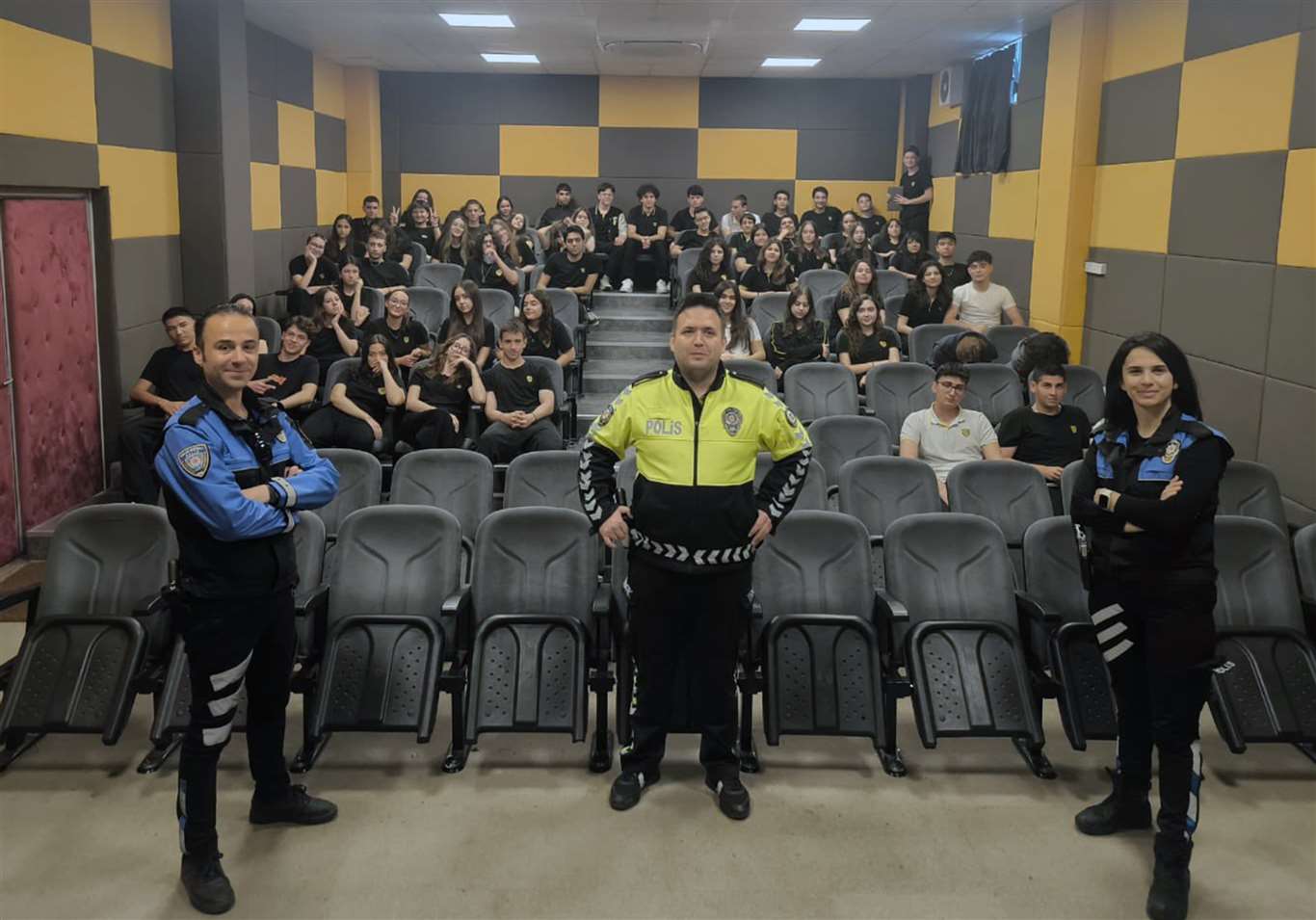 MTK Koleji öğrencilerine trafik ve güvenlik eğitimi haberi