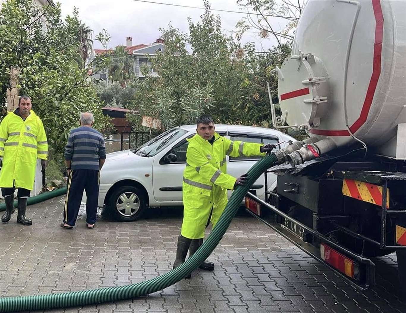 MUSKİ ekiplerinden yağmur mesaisi haberi