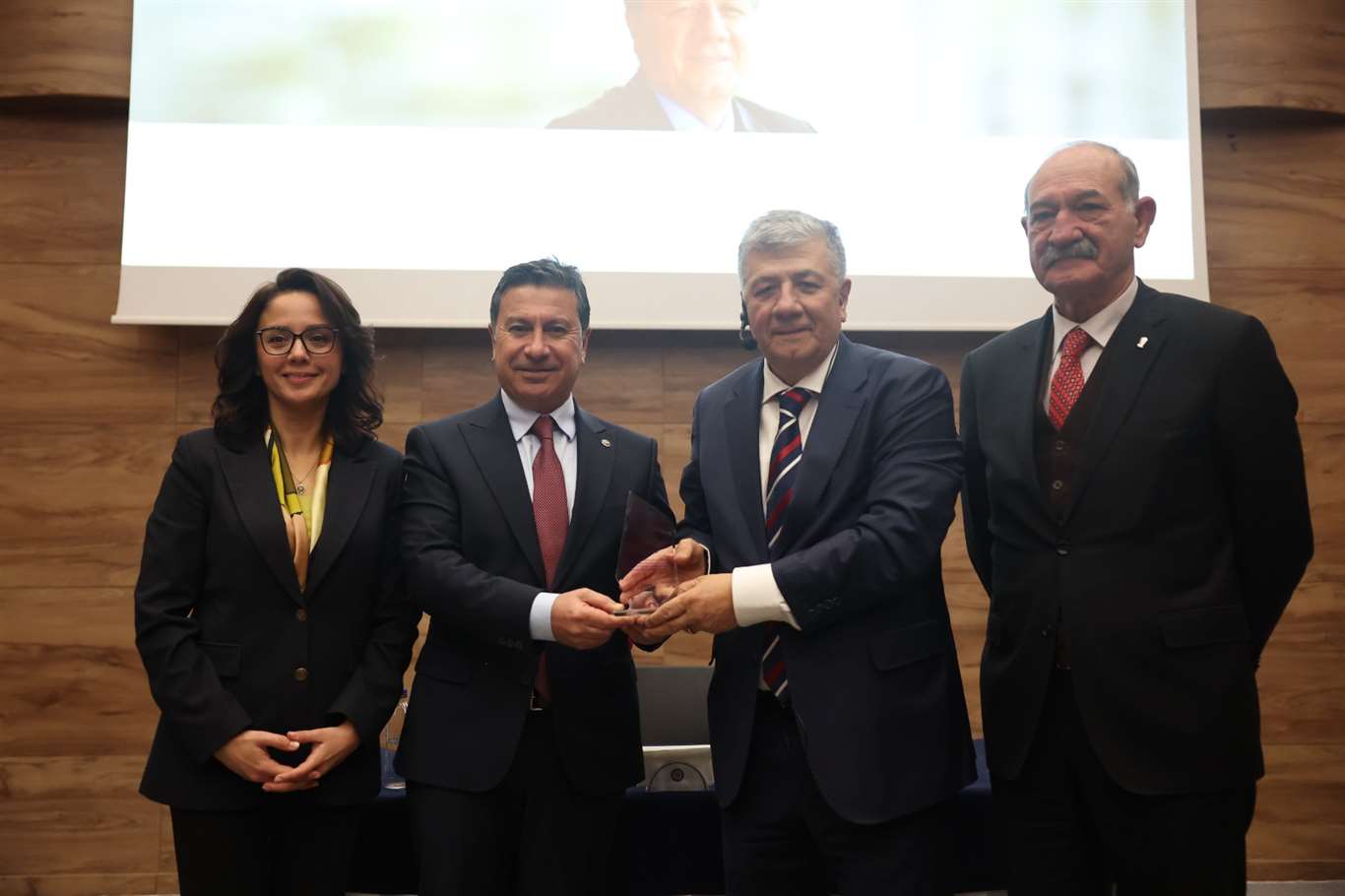 Mustafa Balbay Muğla'da okurlarıyla buluştu haberi