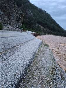  Namnam çayında su seviyesi yükseldi, yol çöktü haberi
