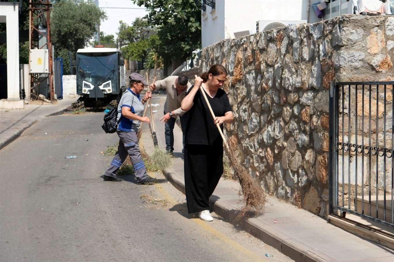 Örnek temizlik seferberliği: Herkes kapısının önü ve sokağını temizleyecek haberi