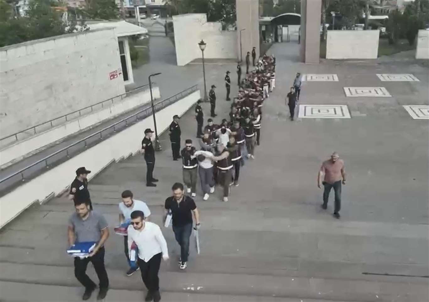 Osmaniye merkezli 12 ilde dolandırıcılık operasyonu: 13 tutuklama haberi