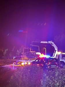 Otomobil yol kenarındaki çukura düştü: 4 yaralı haberi