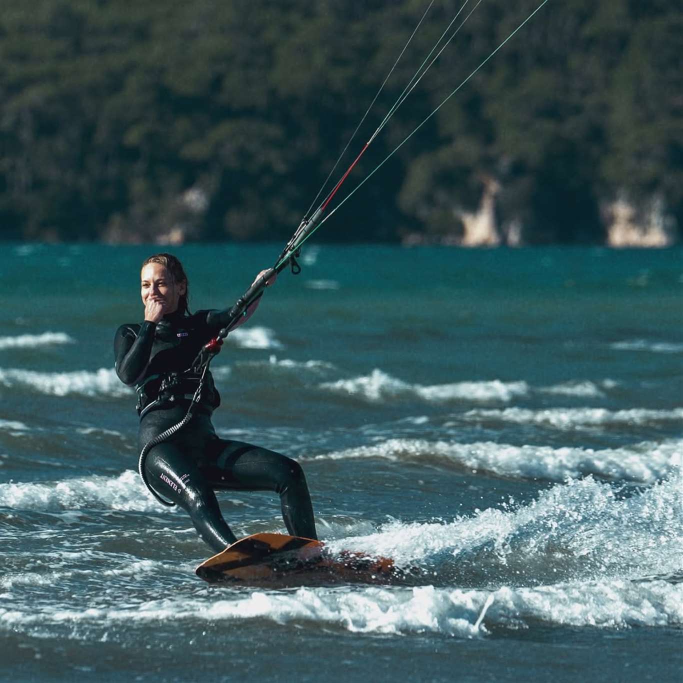    Oyuncu Deniz'den Akyaka'ya övgü: 
