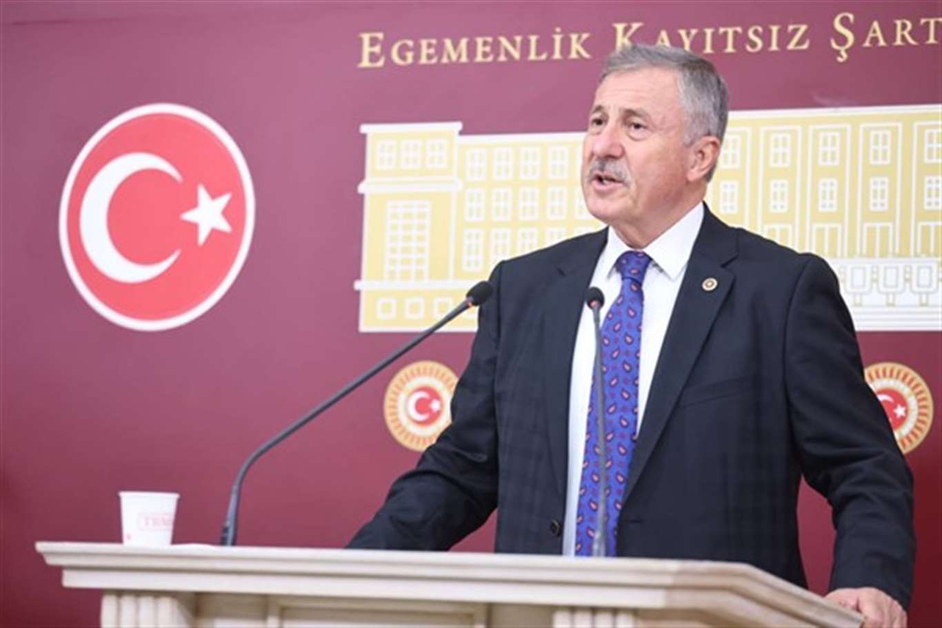 Özdağ: Tekstil sektörü tarihinin en karanlık dönemini yaşıyor haberi