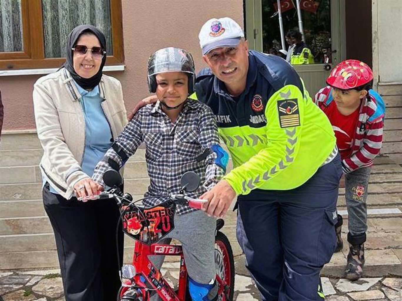             Jandarmadan özel bireylere eğitim haberi
