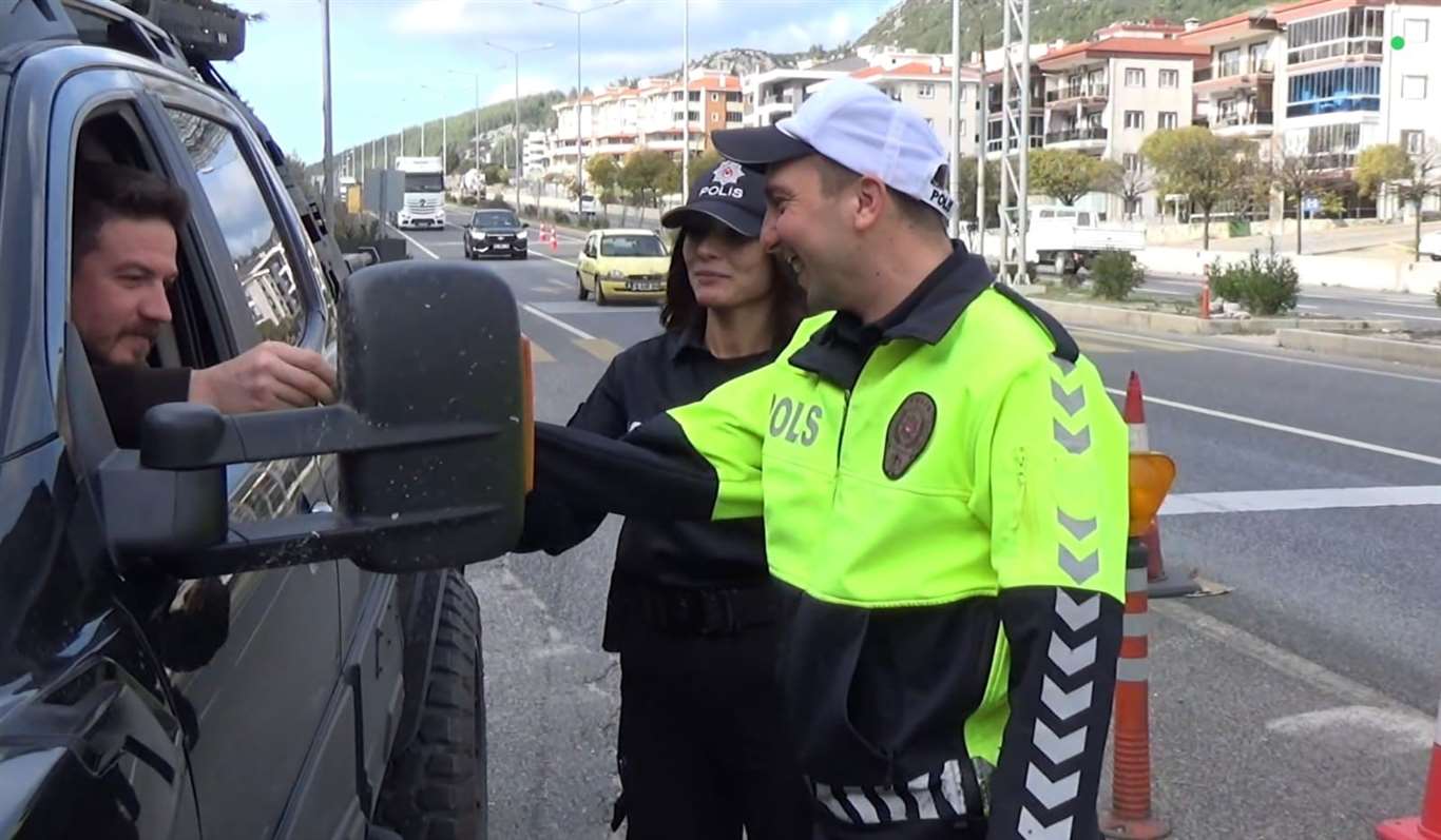 Muğla polisi, engelli gencin hayalini gerçekleştirdi haberi