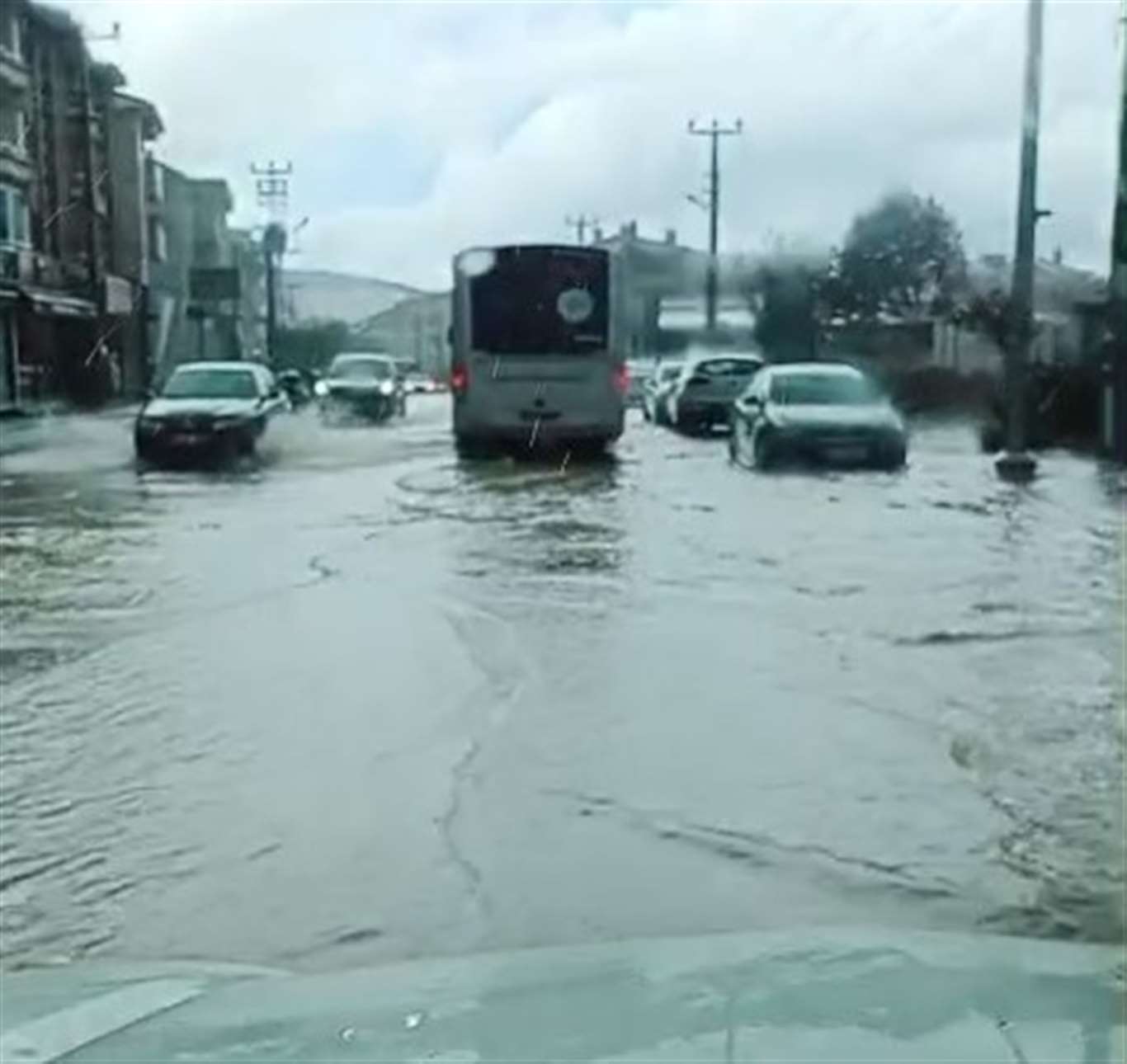 Muğla'da sağanak ve dolu yağışı etkili oldu haberi
