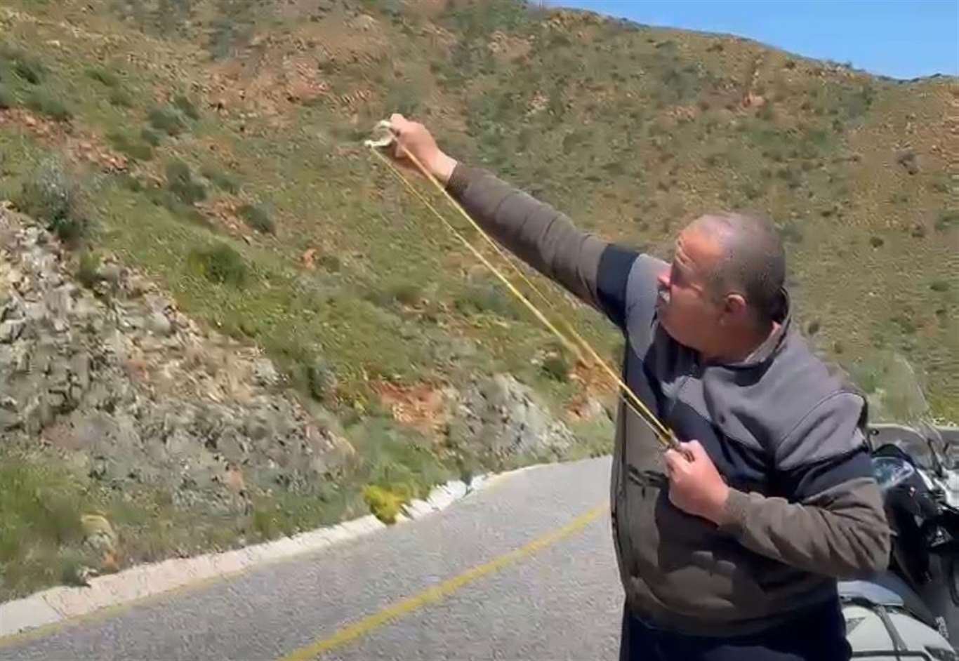 Marmaris'te sapanla tohum topu attılar haberi