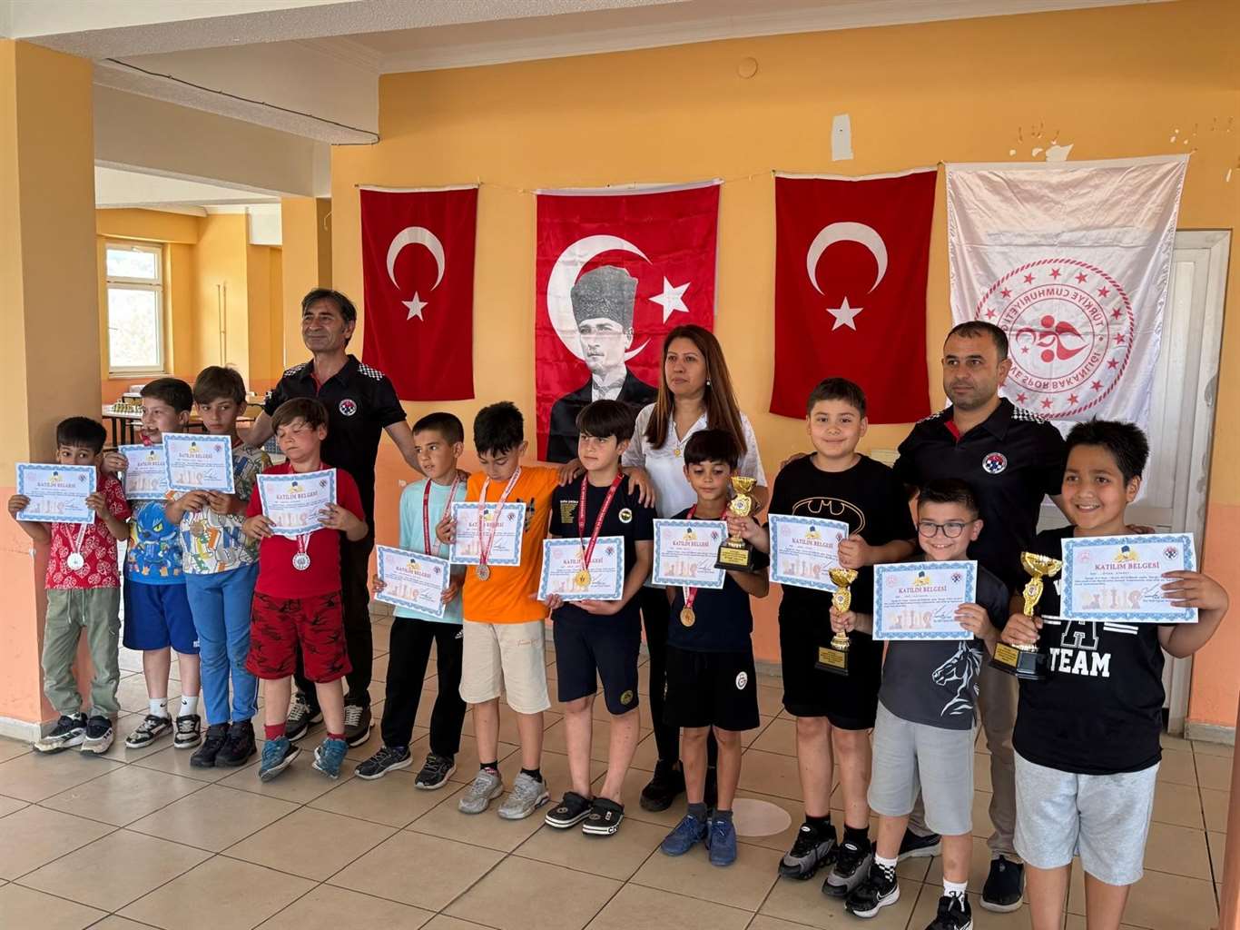          Köyceğiz'de düzenlenen satranç turnuvasına yoğun ilgi haberi