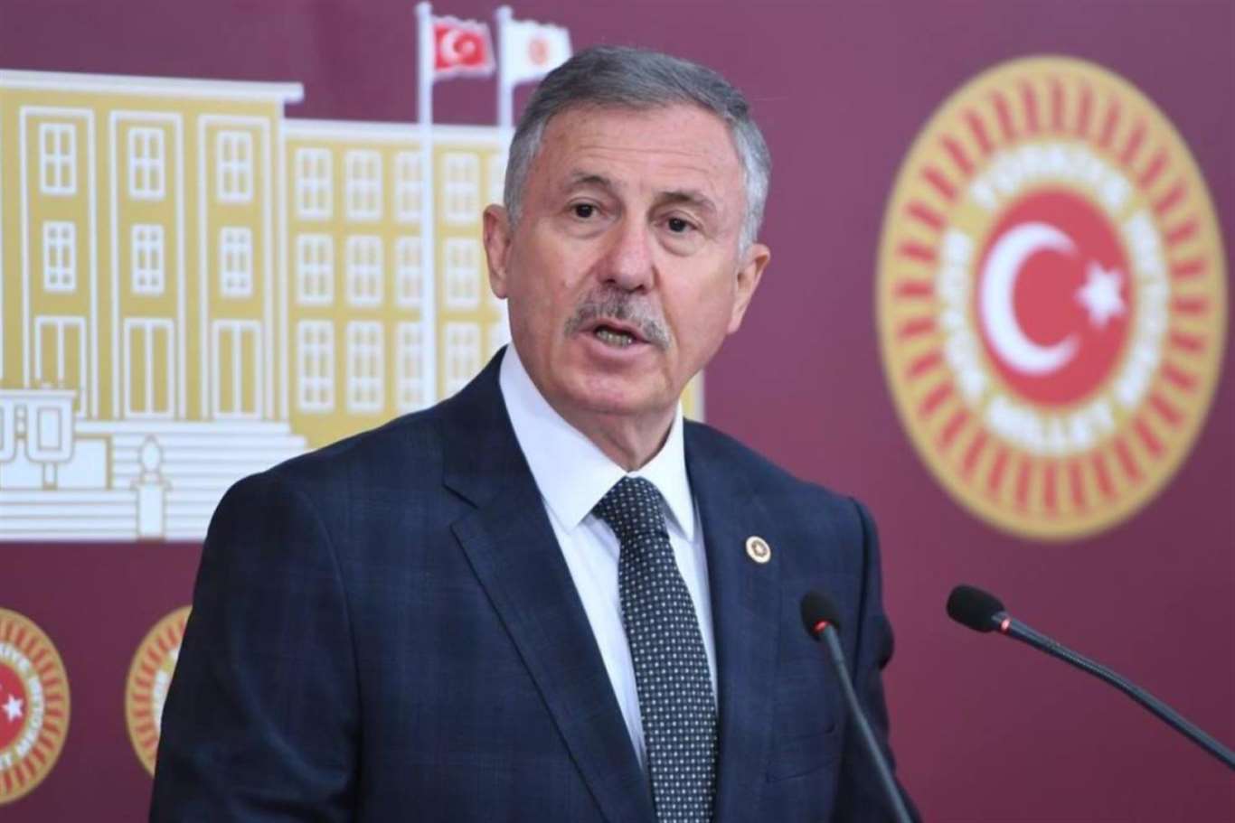 Selçuk Özdağ: 