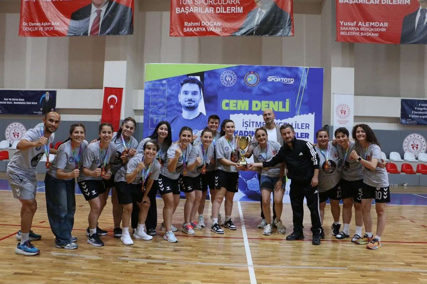 Muğla Sessizler Spor Kulübü'nden hentbolda Türkiye üçüncülüğü haberi