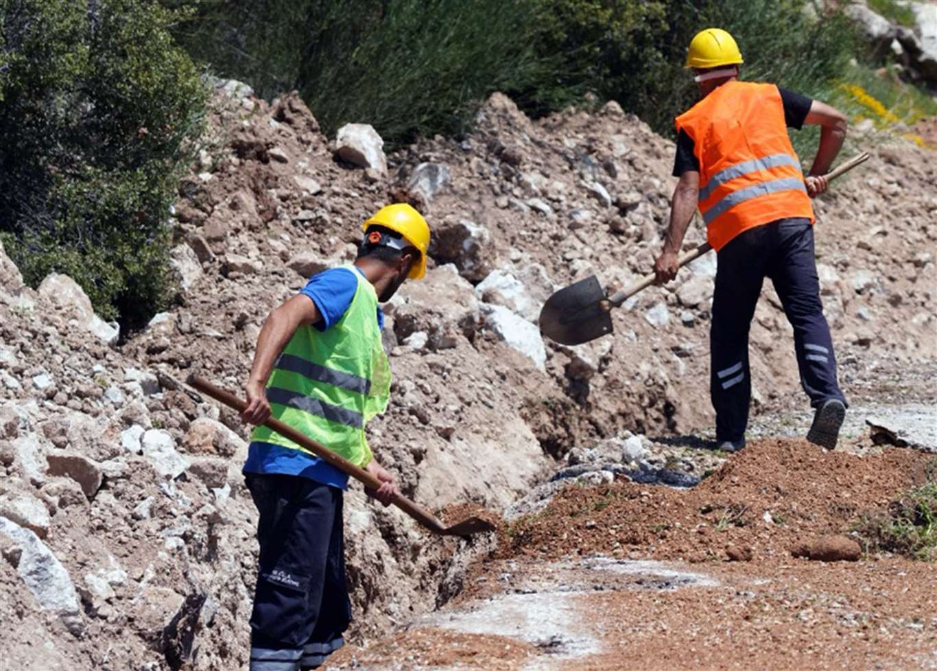 Seydikemer Çatak Mahallesi içme suyu isale hattı yenileniyor haberi