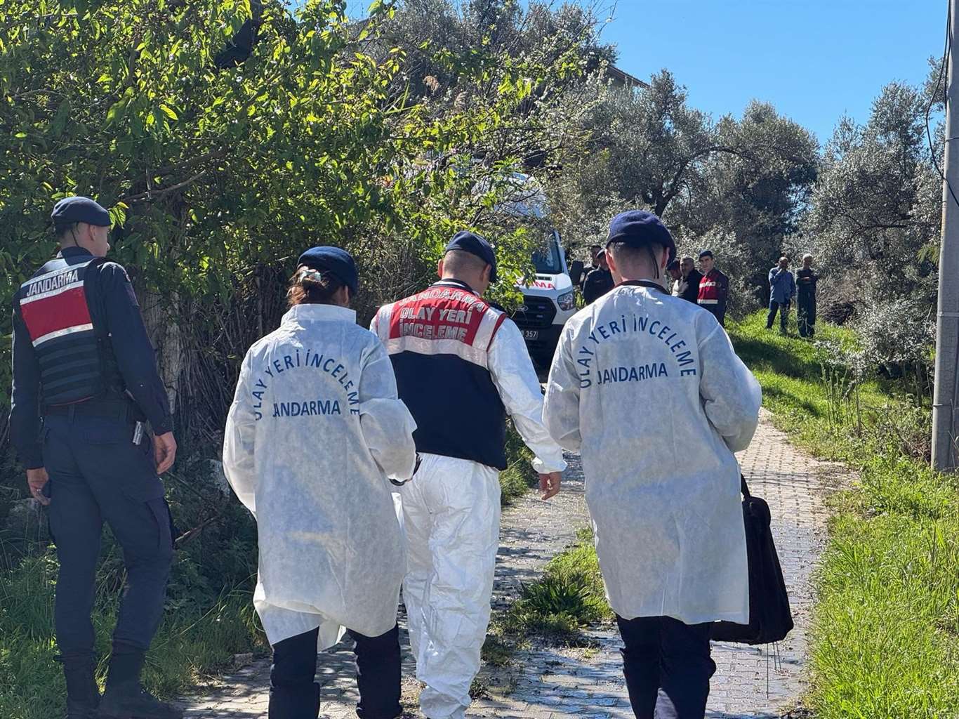 Önce karısını, sonra kendini vurdu haberi