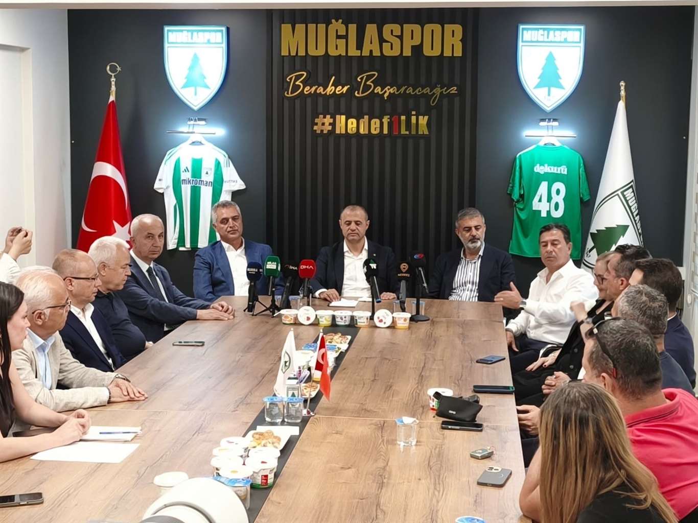 Muğlaspor'da sponsorluk imzaları atıldı haberi