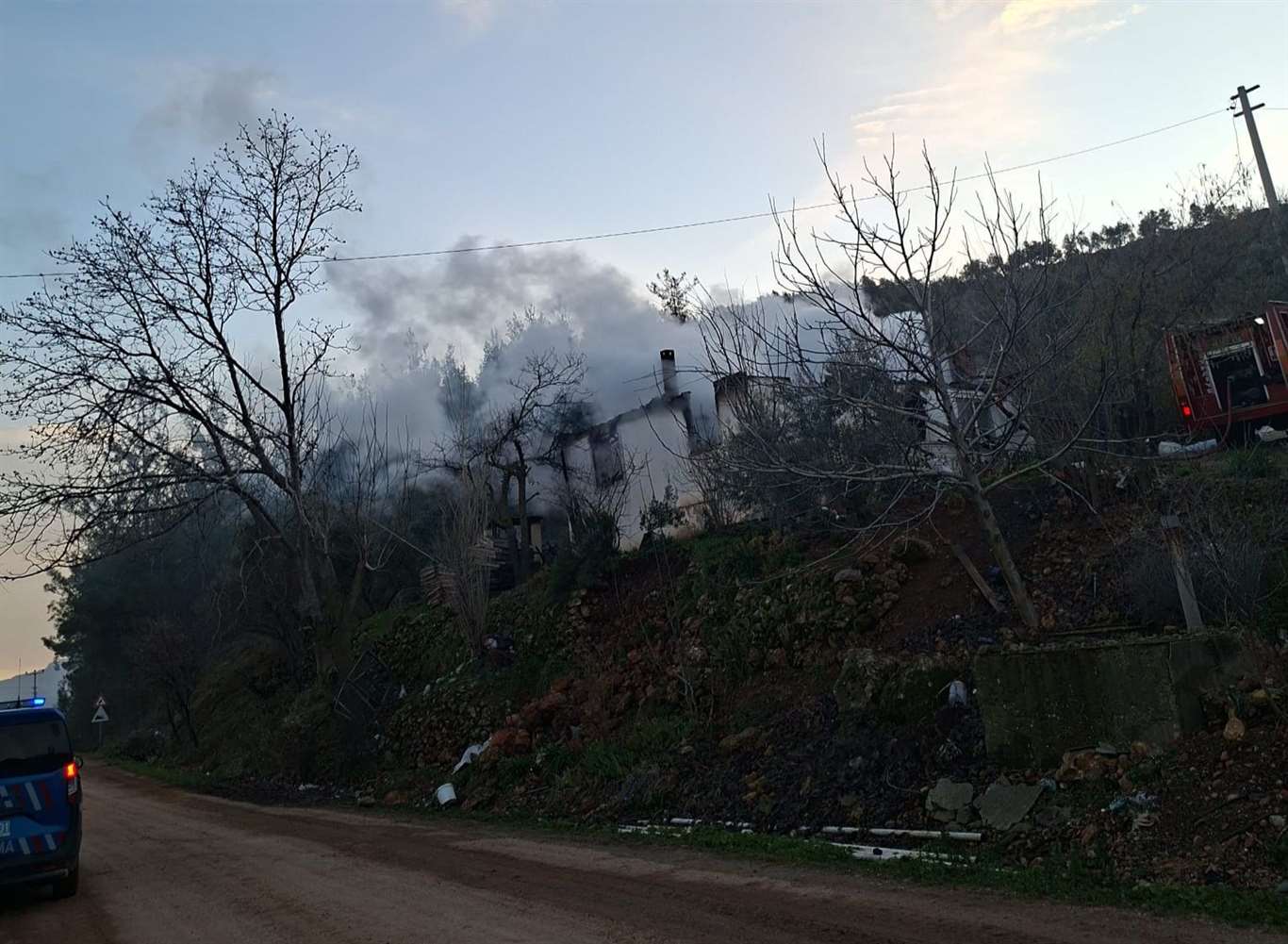 Menteşe Taşlı'da yangın: Ev küle döndü haberi
