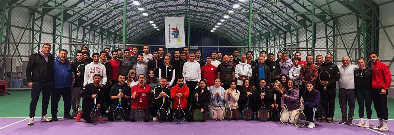 MSKÜ'de tenis antrenörlük kursu başladı haberi