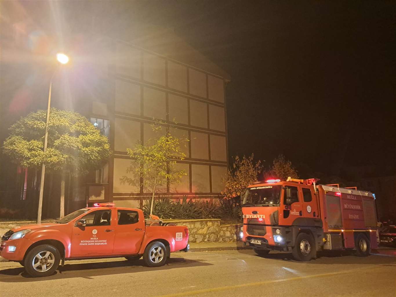    Menteşe TOKİ'de çatı yangını korkuttu haberi