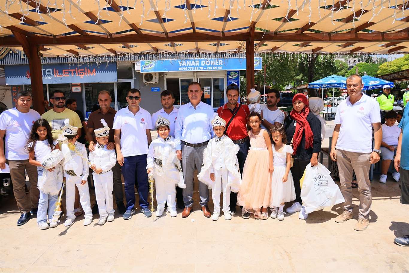       Vali Akbıyık, sünnet şöleninde çocuklarla buluştu haberi