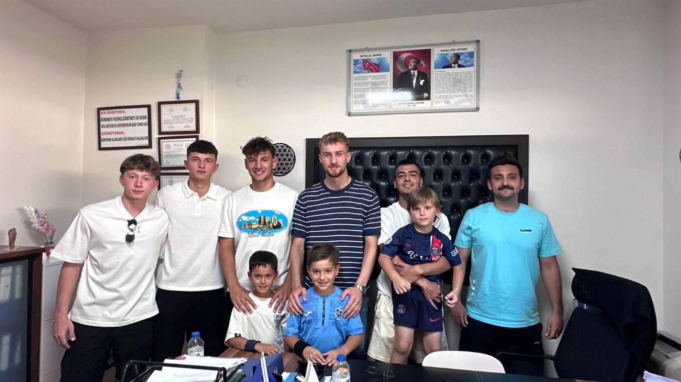  Trabzonspor U-19 takımı Marmaris'te minik yüreklerle buluştu haberi