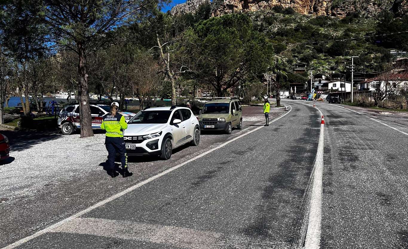    Muğla'da trafik denetimleri: 25 bin araç kontrol edildi haberi