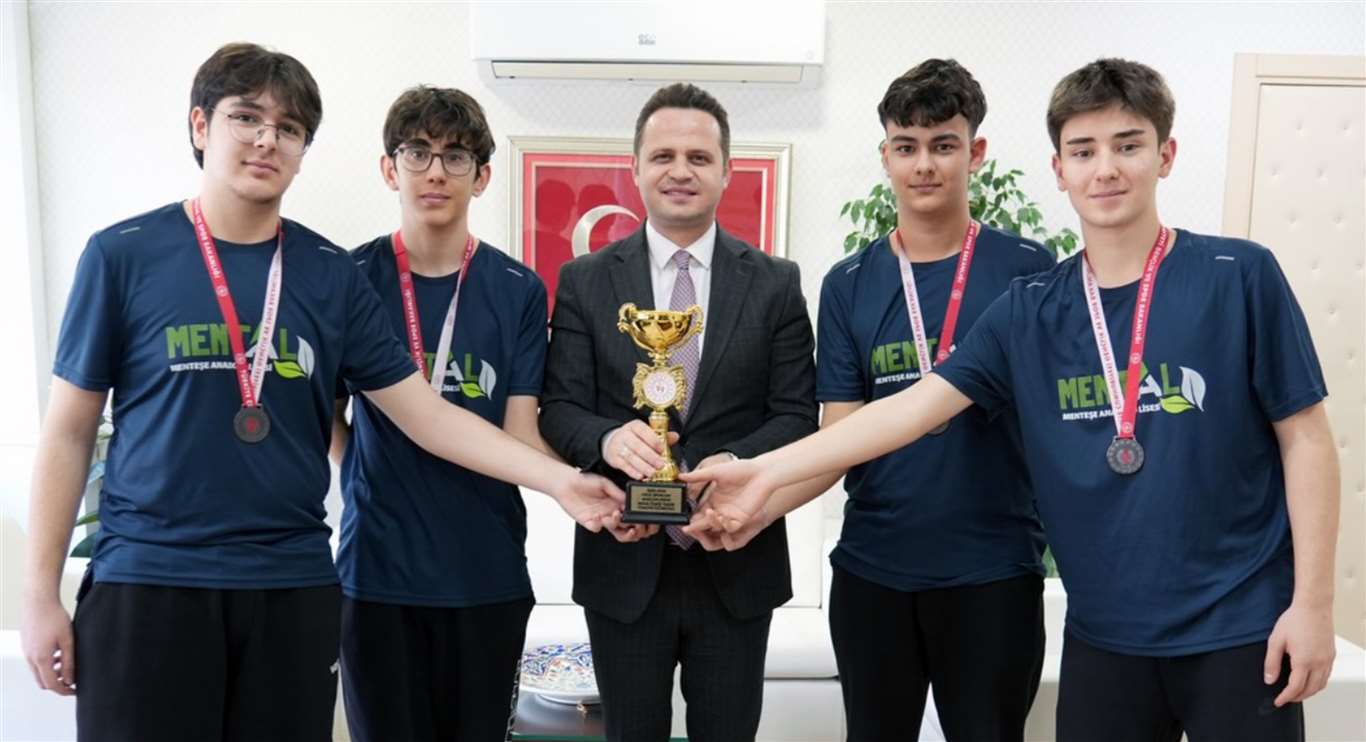  Türkiye üçüncüsü takımdan il ve ilçe milli eğitim müdürlerine ziyaret haberi