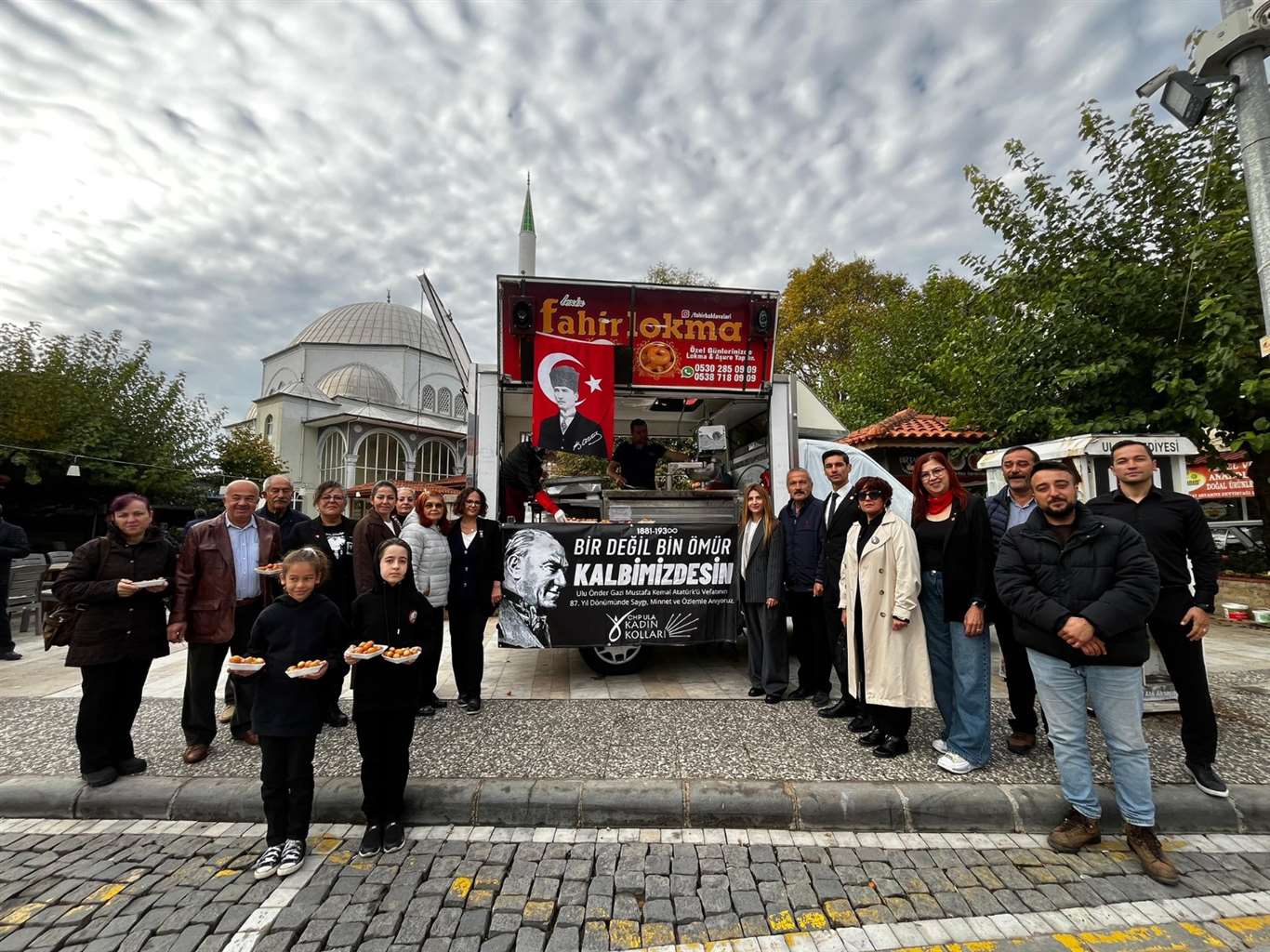 Ula'da 10 Kasım'da Atatürk ve şehitler için lokma hayrı düzenlendi haberi