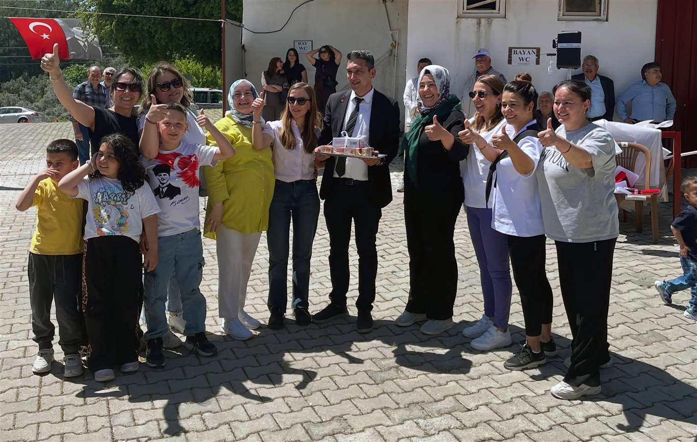 Ula Çiçekli Mahallesi Muhtarı Karan'dan 'Anneler Günü' etkinliği haberi