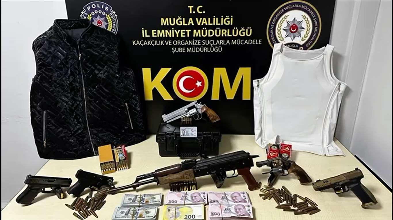Ula'da operasyon: Kalaşnikof ve suikast silahıyla yakalandı haberi