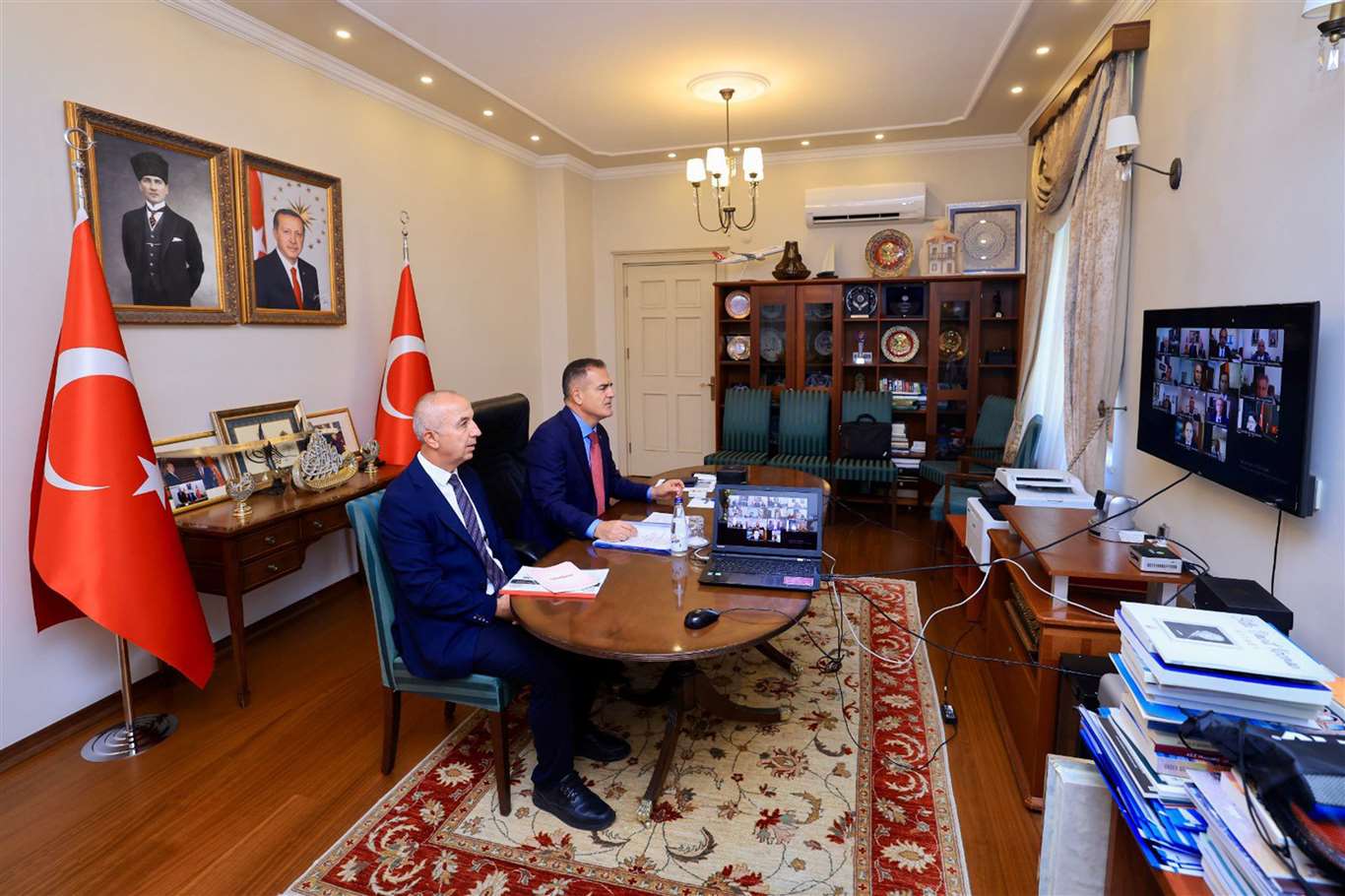 Vali Akbıyık ilçe kaymakamları ile okul güvenliği toplantısı yaptı haberi