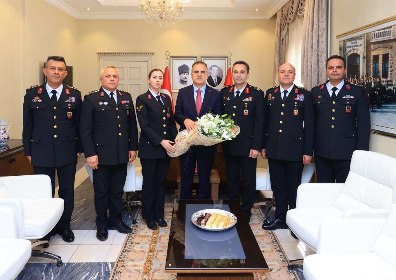    Jandarmadan Vali İdris Akbıyık'a 187. yıl ziyareti haberi