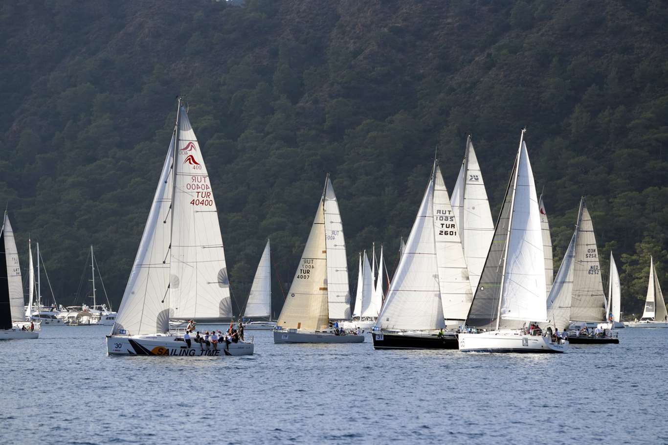 Yelkenli yatlar Fethiye'de yarıştı haberi