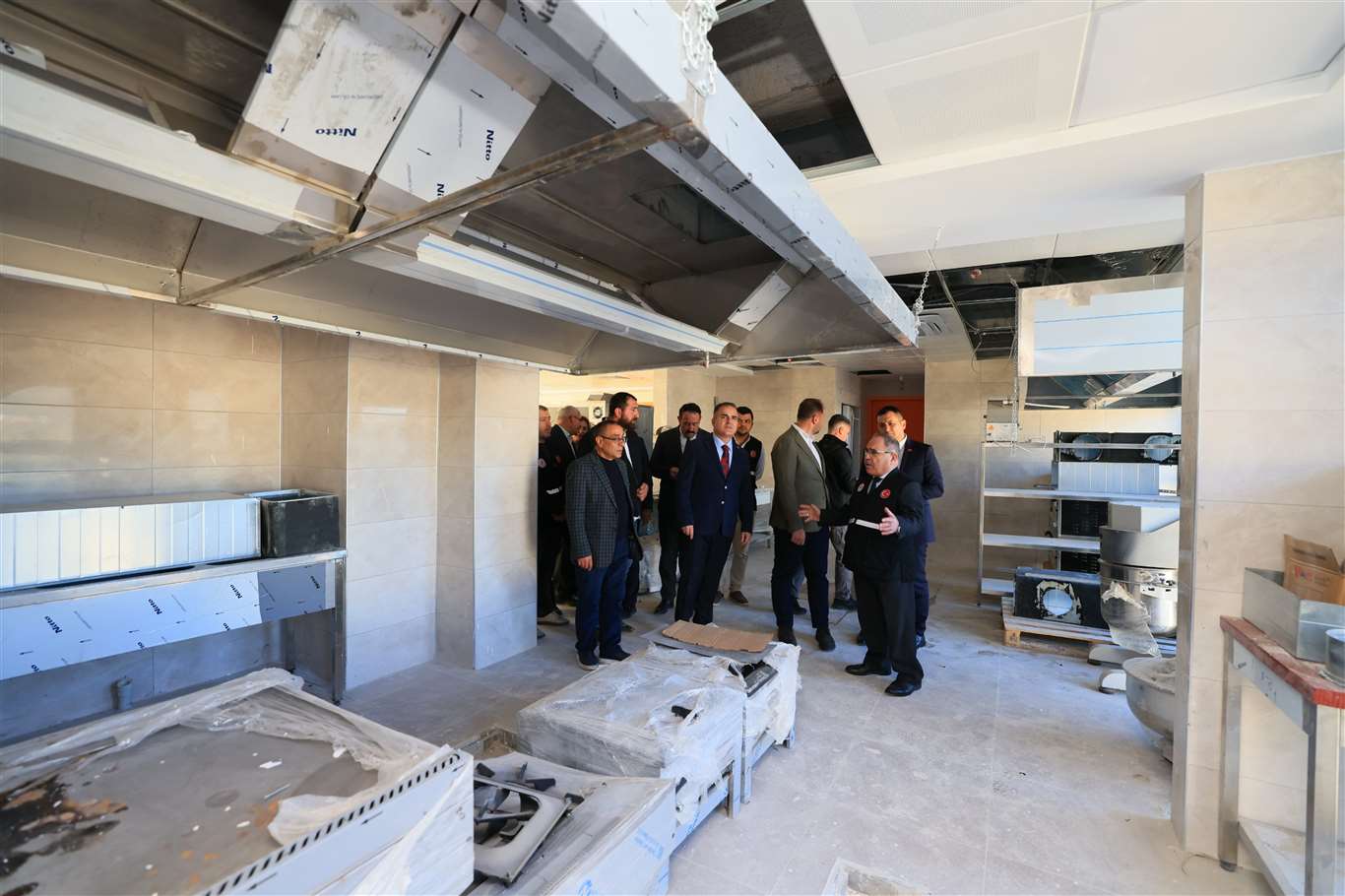 Vali Akbıyık, yeni il müdürlüğü binasını inceledi haberi