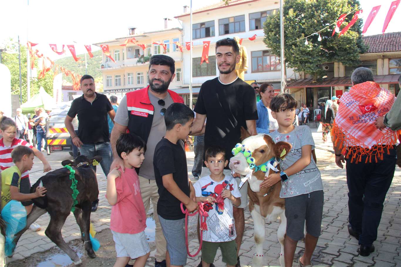 Yerkesik’te 17 buzağı güzellik yarışmasında podyuma çıktı haberi