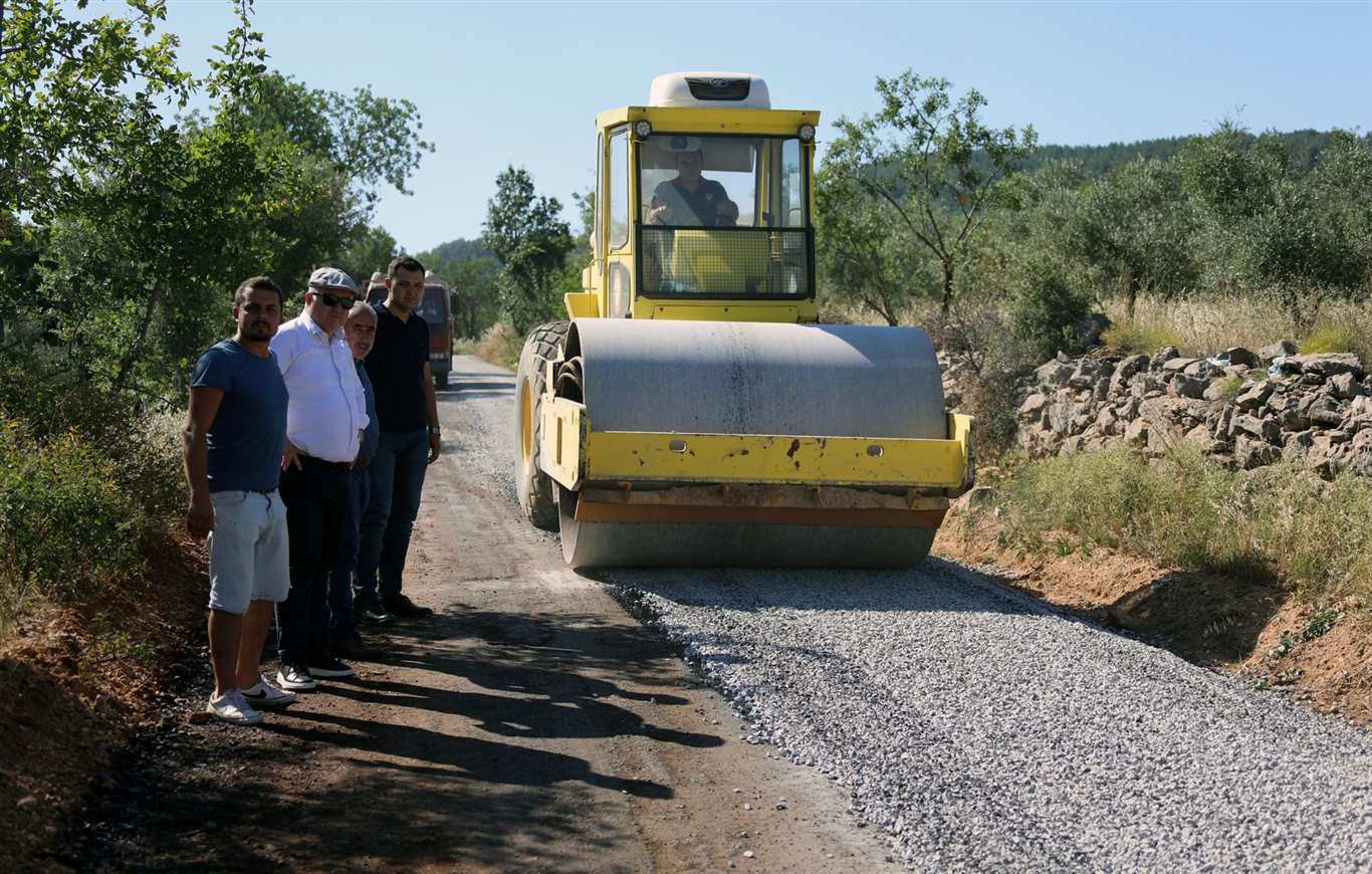       Yerkesik Dağdibi bağlantı yolunda asfaltlama çalışması yapıldı haberi