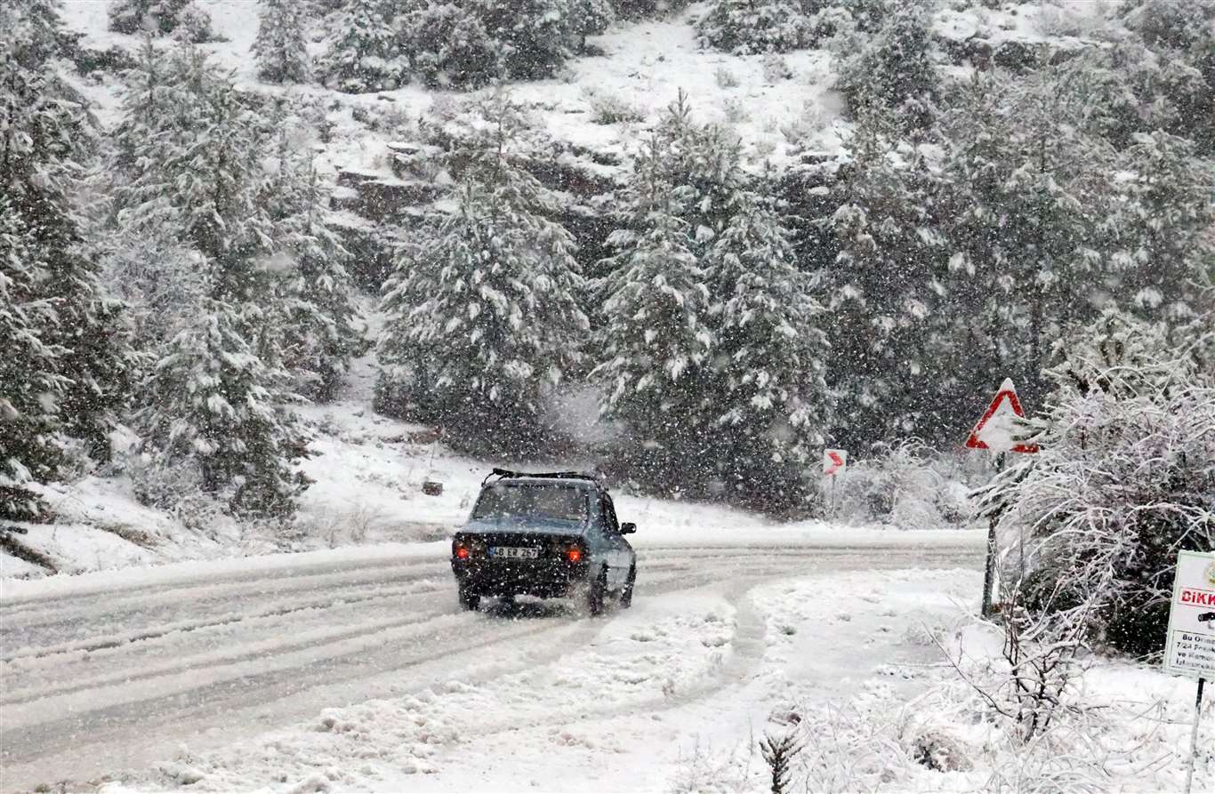 Muğla'nın yüksek kesimleri beyaza büründü haberi