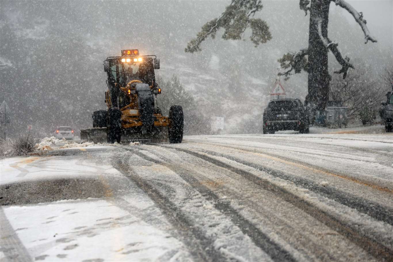 Muğla'nın yüksek kesimlerinde kar yağışı etkili olmaya başladı haberi