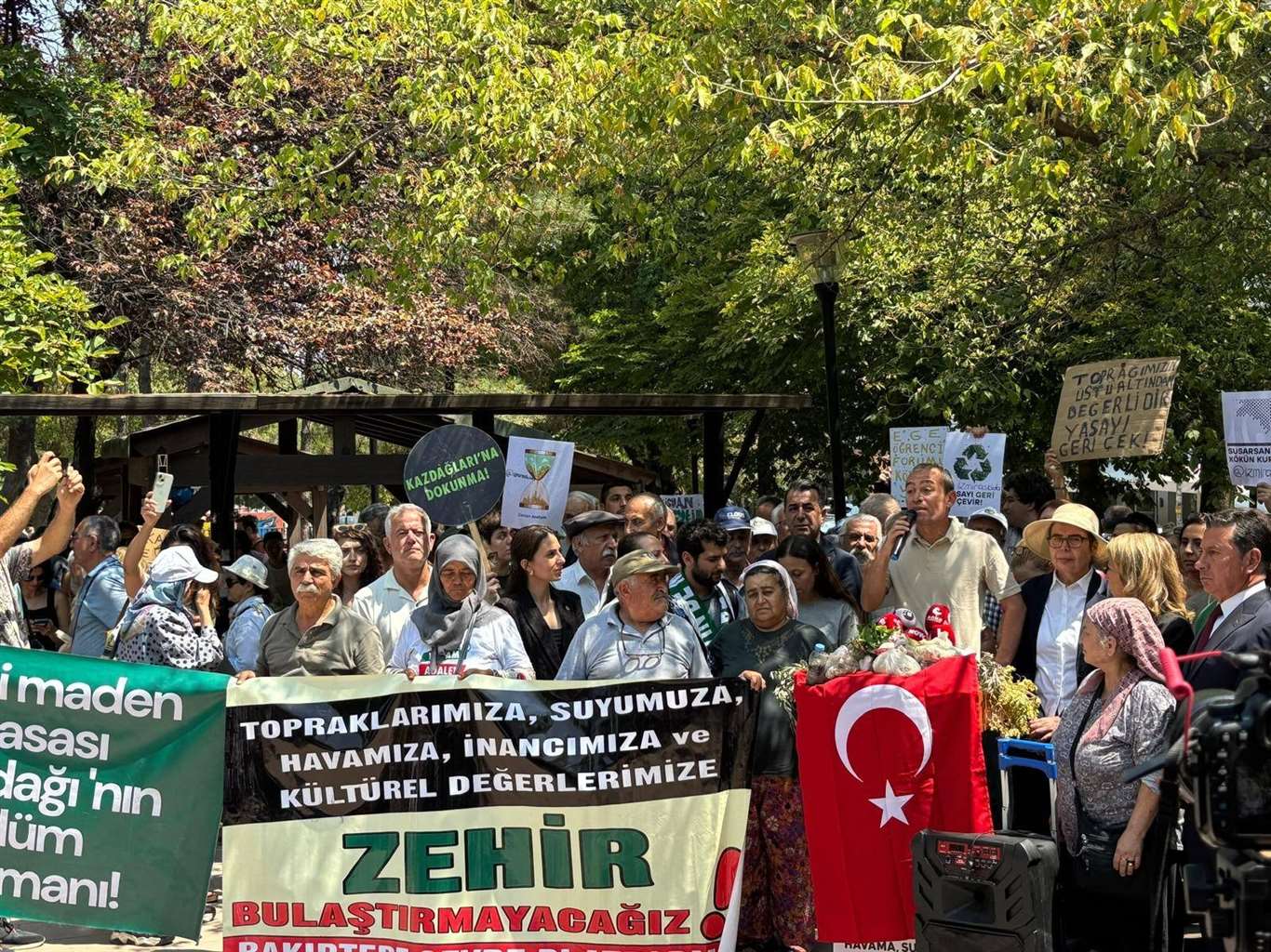 Zeytinlikleri madene açan 