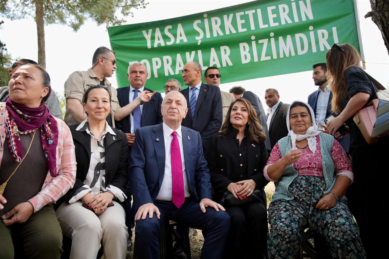 Ümit Özdağ'dan Akbelen köylülerine destek ziyareti  haberi